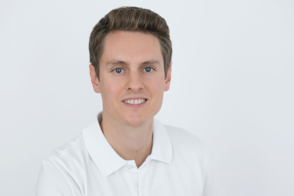 Simon_web